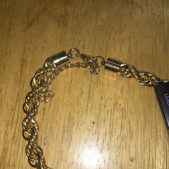 🆕 unisex gold scorpion chain w/ a stud earring! - Picture 4 of 4